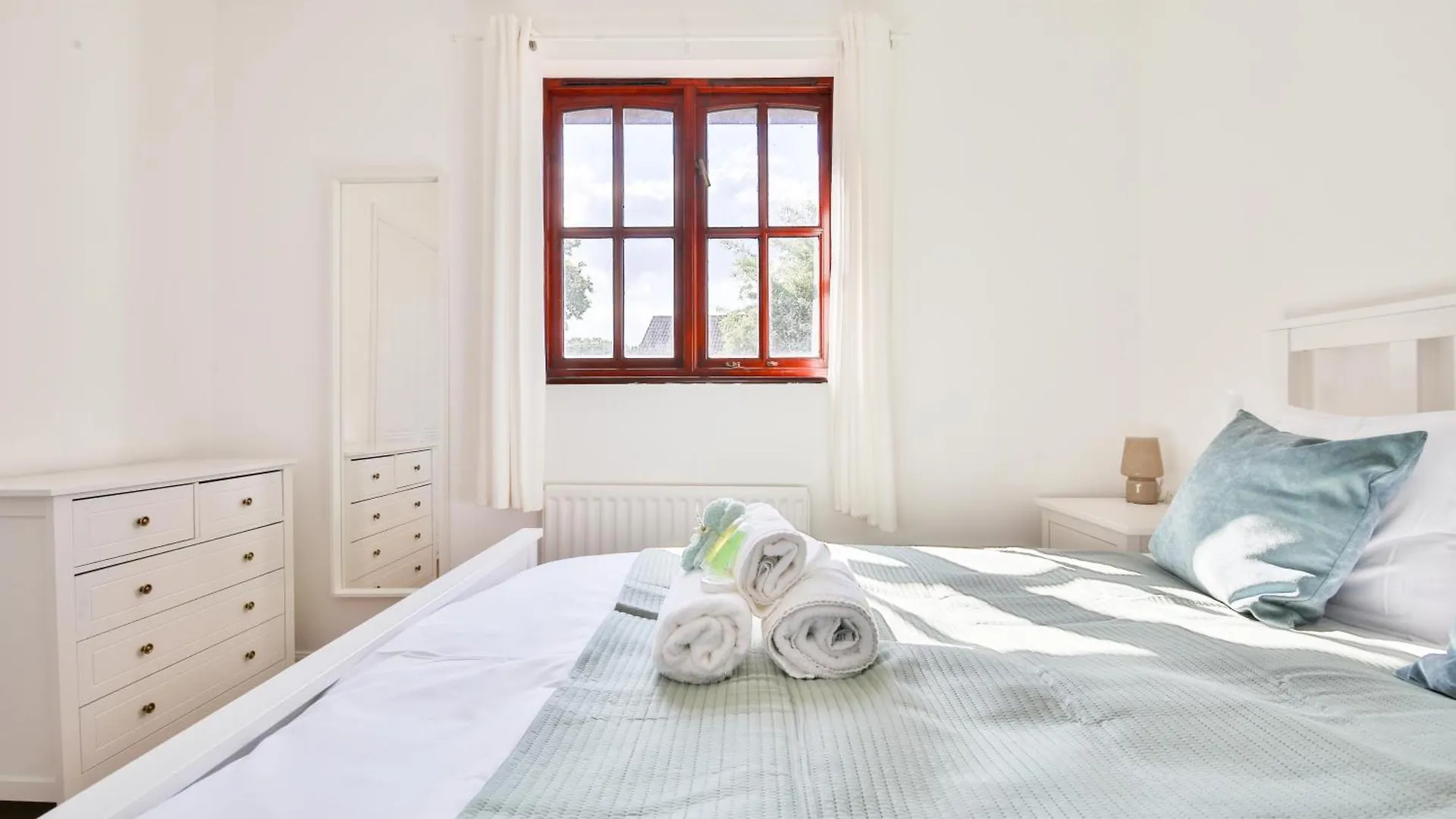 Homely 5 Bed House - 15 Mins To Cardiff City Nyaraló