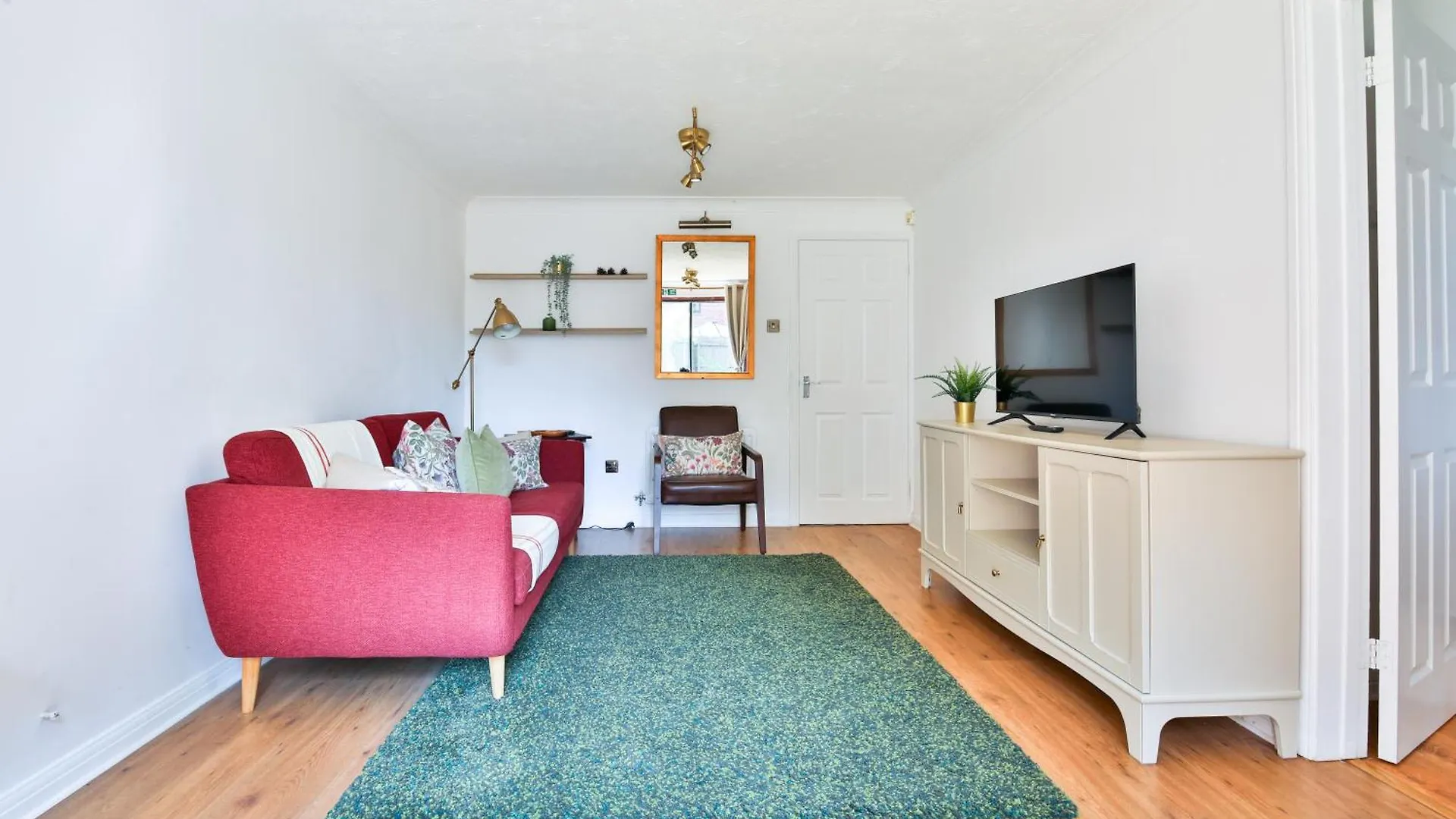 펜션 Homely 5 Bed House - 15 Mins To Cardiff City 영국