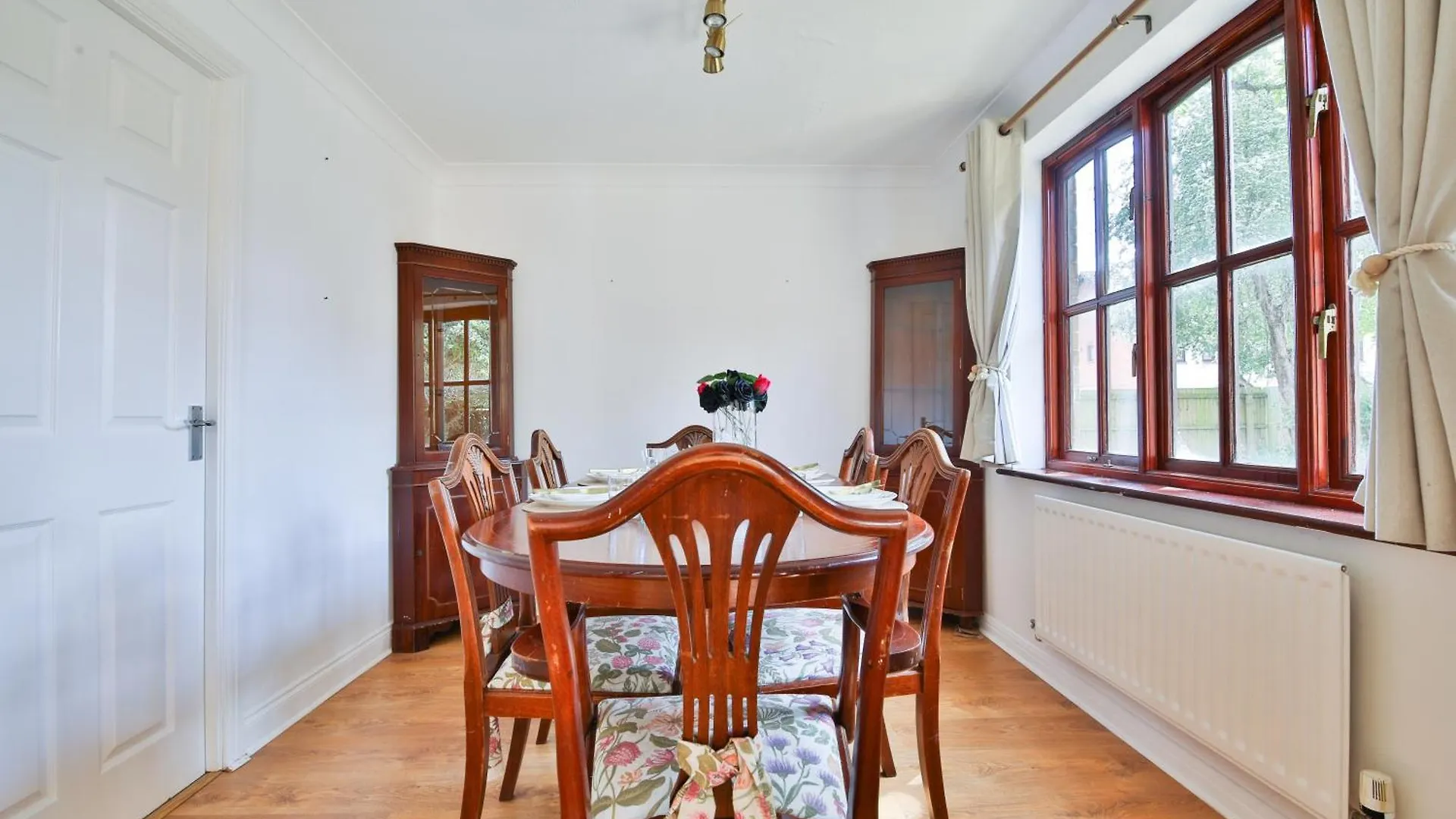 Homely 5 Bed House - 15 Mins To Cardiff City 0*,