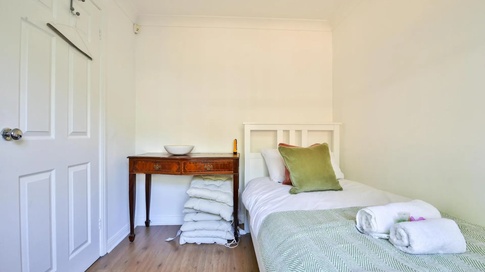 펜션 Homely 5 Bed House - 15 Mins To Cardiff City