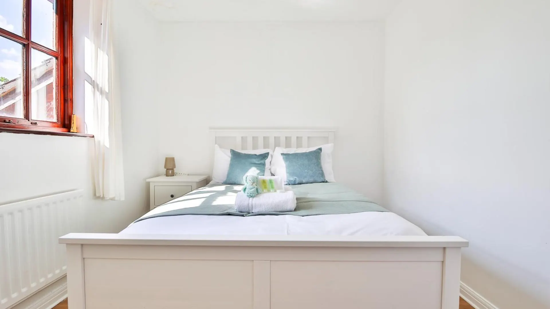 Homely 5 Bed House - 15 Mins To Cardiff City 영국