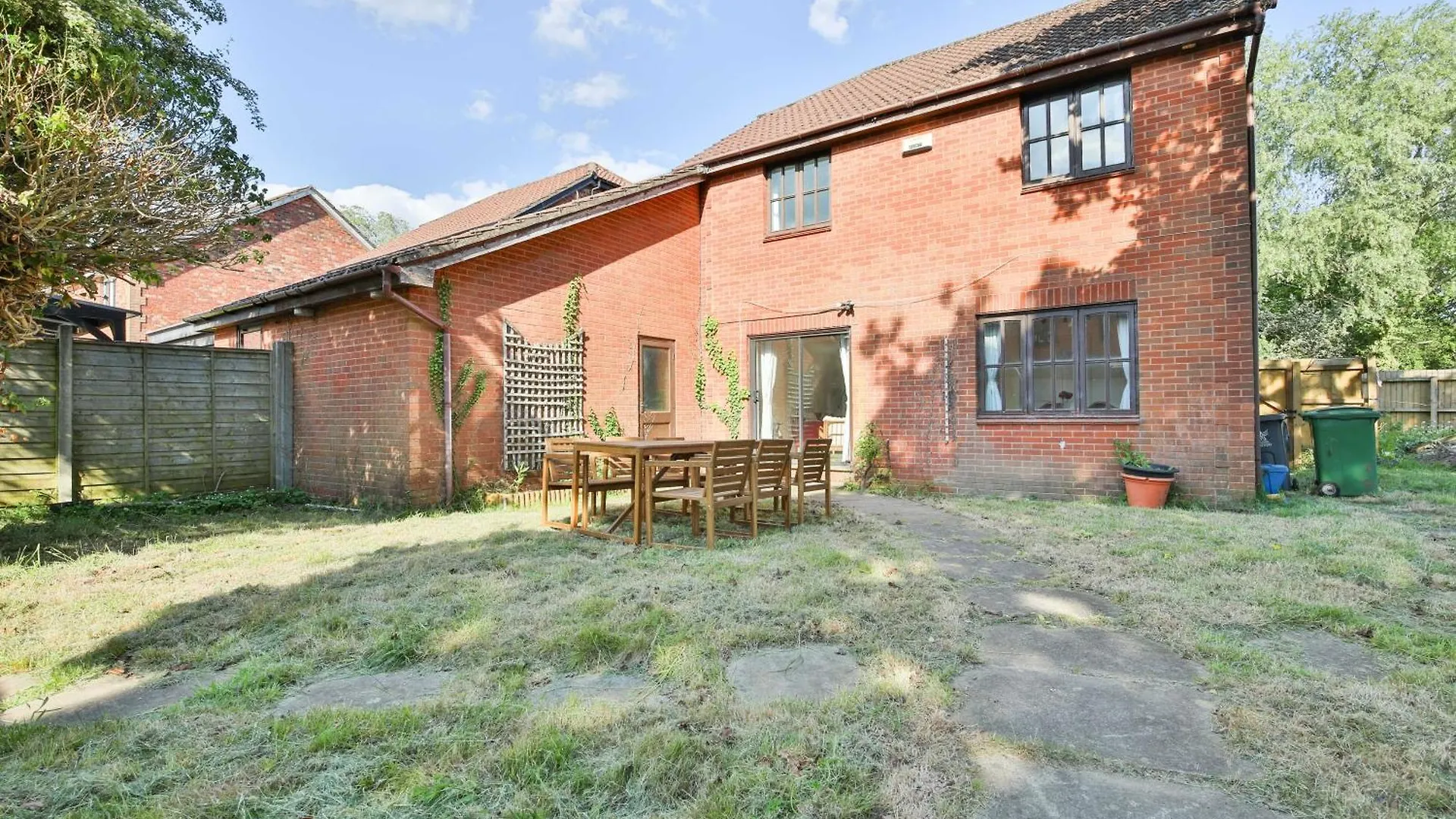 Homely 5 Bed House - 15 Mins To Cardiff City 0*,