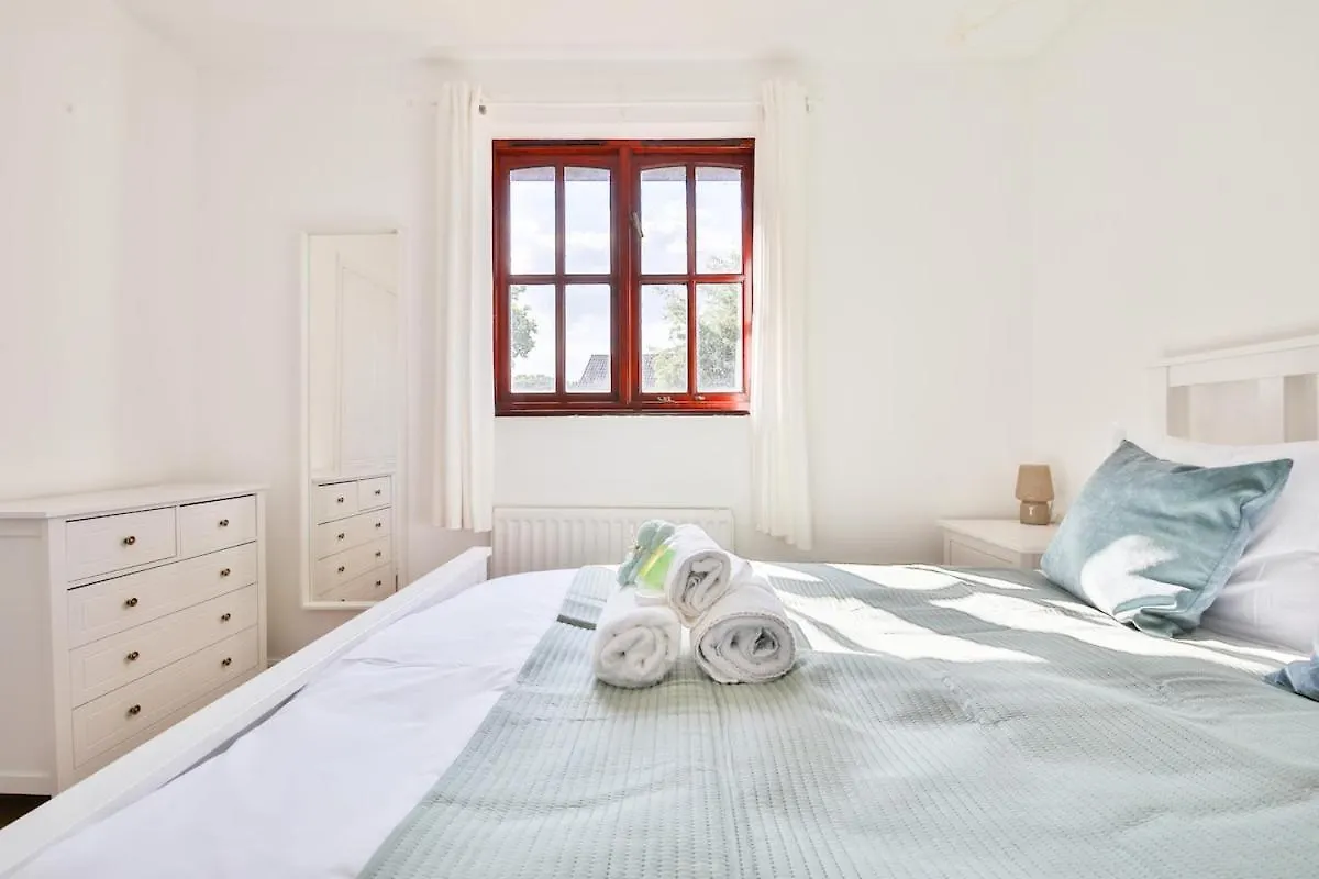 Homely 5 Bed House - 15 Mins To Cardiff City 펜션